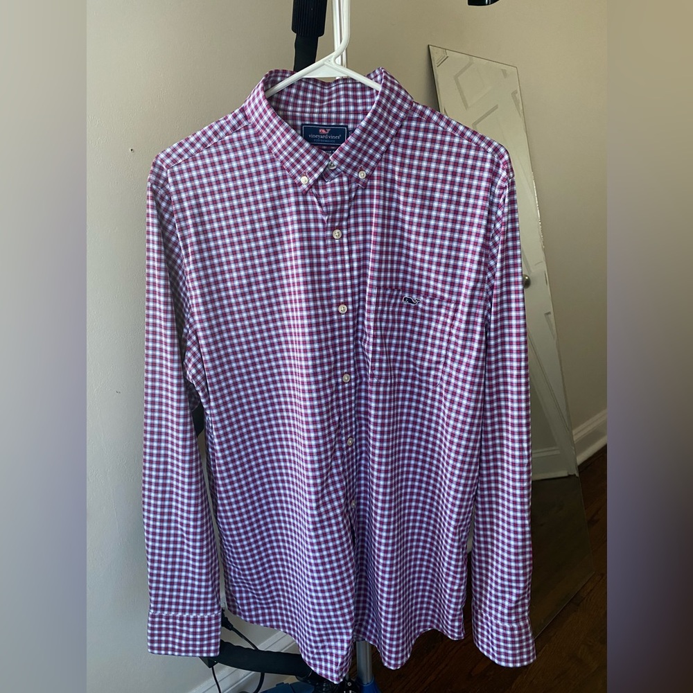 Vineyard vines red white and blue checked men’s long sleeve slim fit in large.